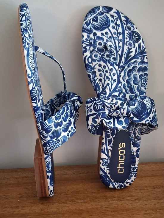 Chico's Shoes - Like New** Chico's Natalia Blue & White Print Knotted Thong Sandals ** Size 8.5